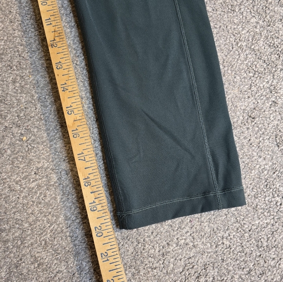 Lululemon 3/4 Leggings Pockets Deep Green EUC - Picture 3 of 4